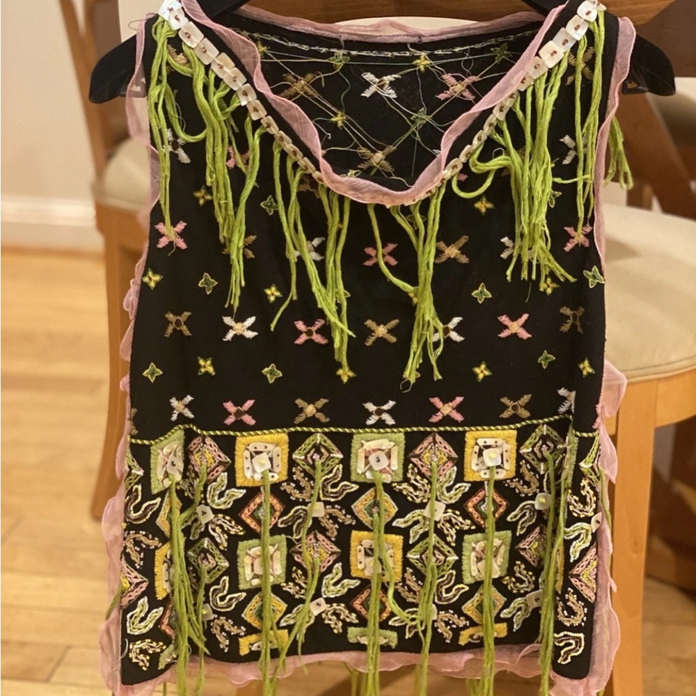 S/S 2000 Fendi by
KarlLagerfeld Beaded
EmbroideryPink Chiffon Trim
Top M - Picture 5 of 6